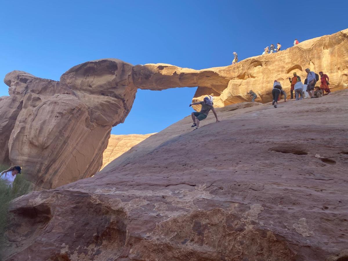 Wadi Rum Hugo Camp Экстерьер фото