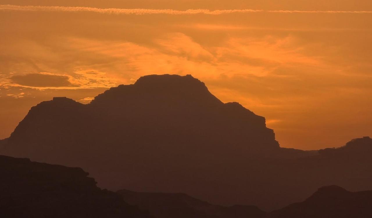 Wadi Rum Hugo Camp Экстерьер фото